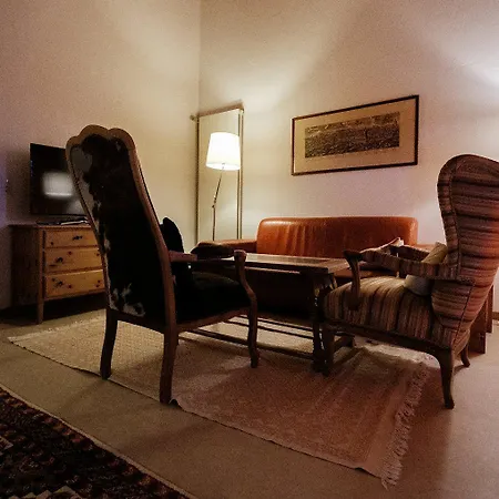 Casa Dschember 10 דירה